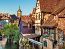 Colmar är också Alsaces huvudstad och en av regionens största turistmagneter