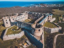 Borgholms slott byggdes på 1100-talet och 1611 plundrades det och övergavs helt