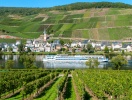 Flodturen er en klassiker på en ferie ved Mosel, hvor I glider stille forbi borge og vinbyer
