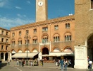 "De trehundreders palads" ligger på Trevisos centrale plads - Piazza dei Signori