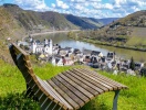 Det er nemt at tage stien op til udsigten fra dette panoramapunkt over Treis-Karden