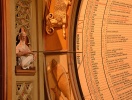 Domkyrkans astronomiska klocka, Horologium Mirabile Lundense från 1425, spelar två gånger om dagen