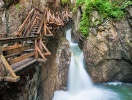 I bergen ovanför Kaprun kan du vandra i den vackra ravinen Sigmund Thun Klamm, som har skurit sig in i berget