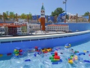På Gardaland finner du också LEGOLAND®Water Park: ett helt nytt temabadland för barnfamiljer