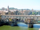 Udsigt fra Uffizi galleriet over Ponte Vecchio og floden Arno i Firenze