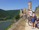 Vandring- eller cykelturen kan också passera förbi det lokala slottet Burg Ehrenfels