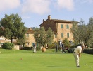 I vistelsen ingår det greenfeerabatt på golfklubben La Pievaccia Montecatini Golf (11 km)