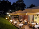 Nut av italienska ljumma sommarkvällar på hotellrestaurangens terrass