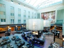 Hotellets vackra atriumgård är en upplevelse