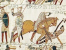 Här kan du se den berömda Bayeux-tapeten, hela 70 m lång
