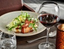 Hotellets à la carte-restaurang, Trésor, står för gastronomin på din weekendresa