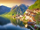 Hallstatt i Salzkammerguter vid sjön Hallstätter See är ett älskat fotomotiv