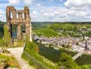 Utsikten från den gamla fästningen över Traben-Trarbach och Mosels slingrande flodväg