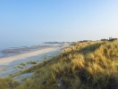 Utsikt från badhotellets egen strand mot Vesterø Havn där Läsöfärjan lägger till