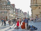 Medeltidsstaden Rothenburg ob der Tauber bjuder på en livlig semesterstämning
