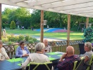 Hotel Søgården har en dejlig lukket have med sommerterrasse og udsigt over legefaciliteterne