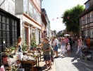 Overgade og Nedergade er rendyrket 1800-tals idyl iklædt moderne cafeliv og spraglede shoppingmuligheder
