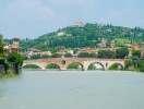 Gör en dagsutflykt till romantiska Verona - här Santuario di Madonna di Lourdes