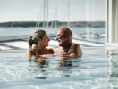 Här kan du koppla av i infinitypoolen, med ljusterapi, bastur och till och med en utomhus champagnepool!