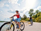 Gå eller cykla ut på de natursköna leder - från TanumStrand finns det massor av vackra rutter att välja mellan