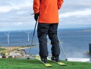 Vem skulle tro att man kunde stå på toppen av en skidbacke och kika ut över Öresund?