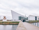 Som en kontrast, se något ultramodernt och besök ARKEN (Museum för modern konst)