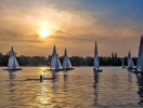 Hamburg är mycket mer än en klassisk storstad med sina sjöar och floder