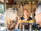 Husum havn byder desuden på alt fra havneknejper til gourmetrestauranter