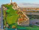 En nyare turistattraktion hittar du på Amager, den futuristiska skidanläggningen CopenHill