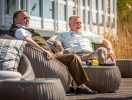 Både hotellets trädgård och solterrass är möblerade med bekväma sittmöbler där du kan njuta av livet