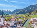 Velkommen til fortryllende Tyrol, hvor en af jeres nabobyer er smukke Zell am Ziller