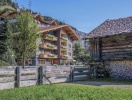 Jeres hotel ligger i den lille landsby Gerlos, hvorfra der er direkte adgang til bjergområdet Zillertal Arena