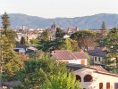 Toscana er kendt for sine grønne farver og pittoreske byer