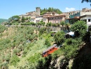 I kan tage linebanen fra centrum af Montecatini Terme til Montecatini Alto