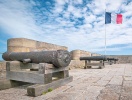 På den intakta fästningsmuren från 1100-talet, som omger Saint-Malo, har du havsutsikt från tre håll