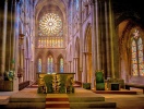 Den imponerande kyrkan i Saint-Malo erbjuder lugn och reflektion mitt i den livliga turiststaden