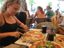Nyd en pause med en frokost på en fortovscafe - det er også et indblik i Italiens sjæl