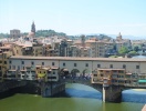 I Toscanas hovedstad, Firenze, har I udsigt til den smukke bro Ponte Vecchio fra det berømte galleri Uffizierne
