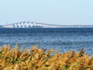 Från Kalmar kan du ta Ölandsbron över till semesterparadiset Öland