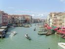 Från Peschiera kan du ta tåget till Venedig på två timmar och uppleva den unika kanalstaden