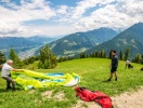 Hvis I tør, kan I også prøve paragliding og se området højt oppefra