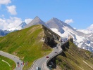 Kör längs den imponerande panoramavägen Grossglockner Hochalpenstrasse