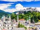 Salzburg er både Mozarts fødeby og kendt for Burg Hohensalzburg, der er på UNESCOs liste over verdensarv