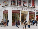 Begynd f.eks. med at besøge byens hæderkronede marcipansalon - Café Niederegger på hovedstrøget