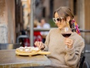 Smag på Piemontes lokale delikatesser og verdensberømte vine som Barolo og Baresco