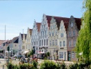 I kan også tage på udflugt til smukke Friedrichstadt, der kaldes for "Lille Amsterdam"