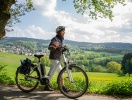 Begiv jer ud til fods eller på cykel i Naturpark Oberbayern Walds smukke grønne omgivelser