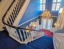 Stadens anrika gamla hotell är fullt av själ och detaljer från en lång historia som Frederiksværks festliga nav