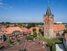 Westerstede er kendt for sine mange grønne parker, men I kan også besøge Sankt Petri-kirken på torvet