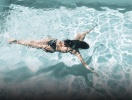 Njut av svalkande dopp i hotellets pool - eller i Zeller See - under varma sommardagar